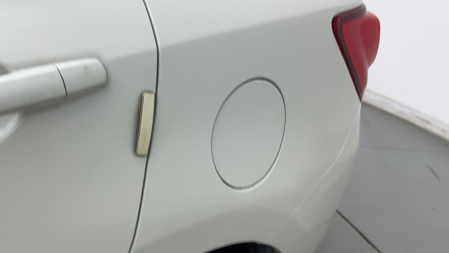 Used 2018 Maruti Suzuki Dzire VXi AMT Petrol Automatic dents MINOR SCRATCH