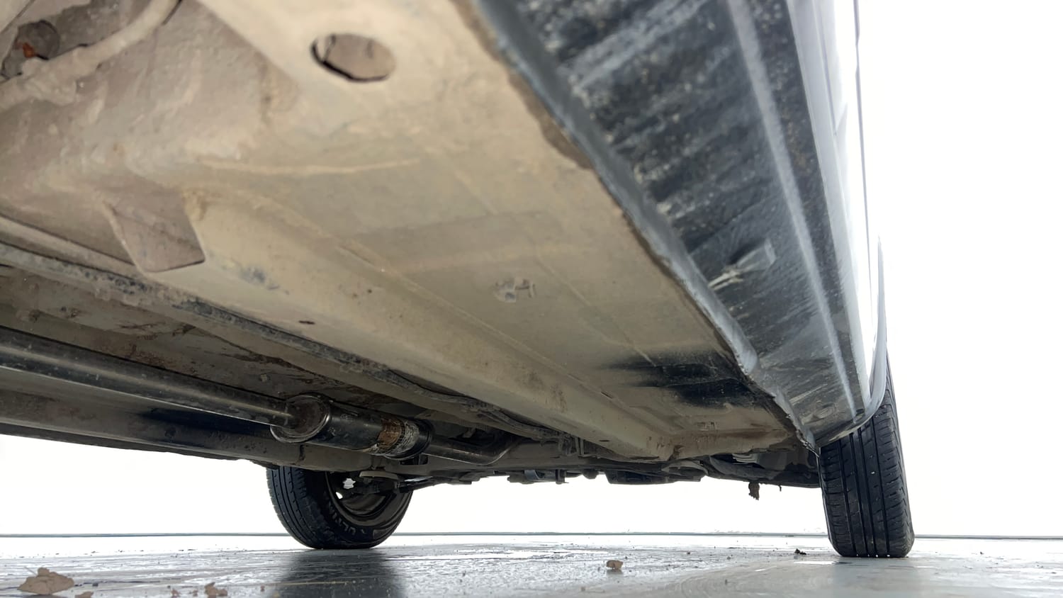 Used 2018 Renault Kwid RXL Petrol Manual extra REAR RIGHT UNDERBODY VIEW