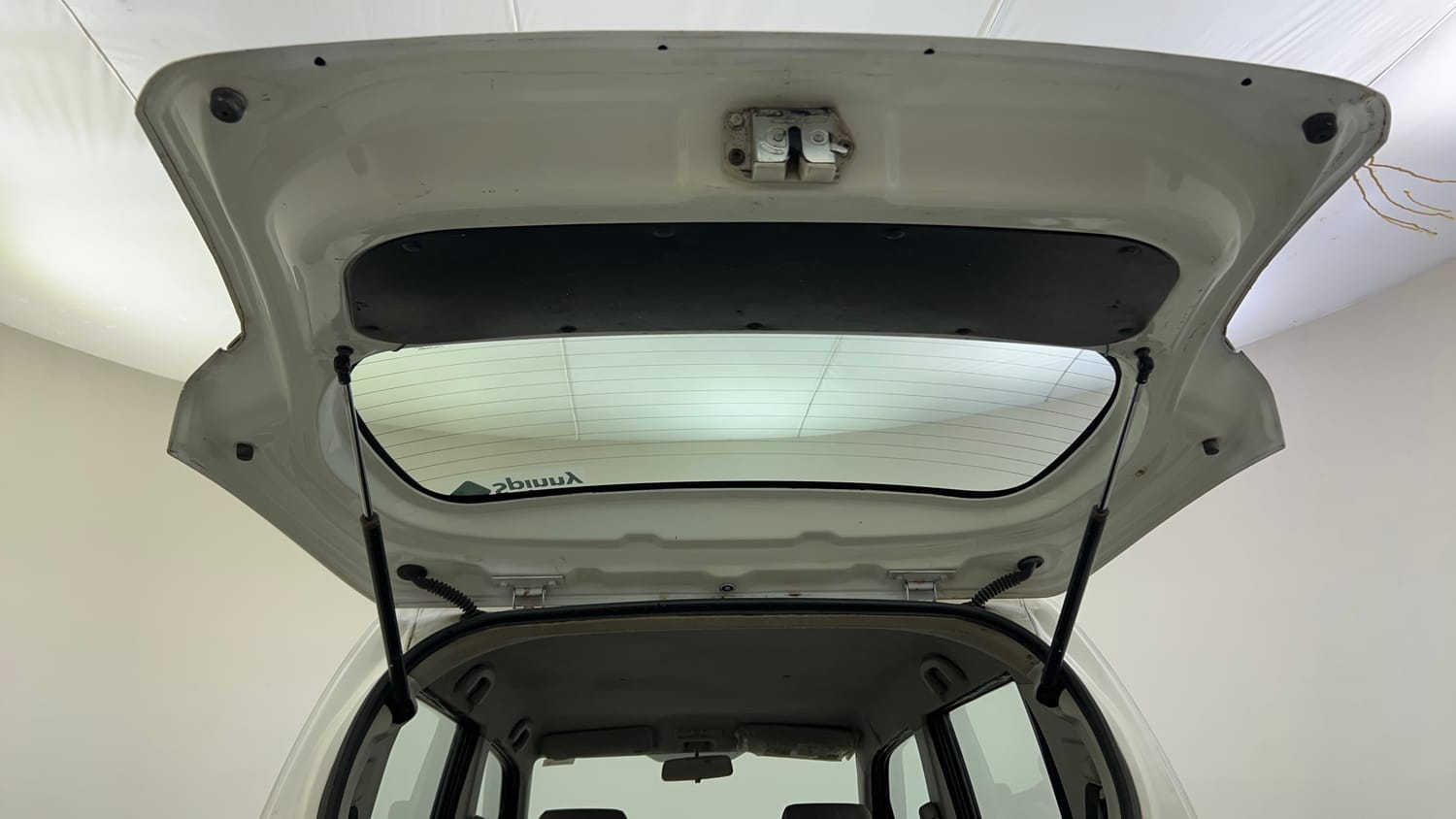 Used 2015 Maruti Suzuki Wagon R VXI Petrol Manual interior DICKY DOOR OPEN VIEW