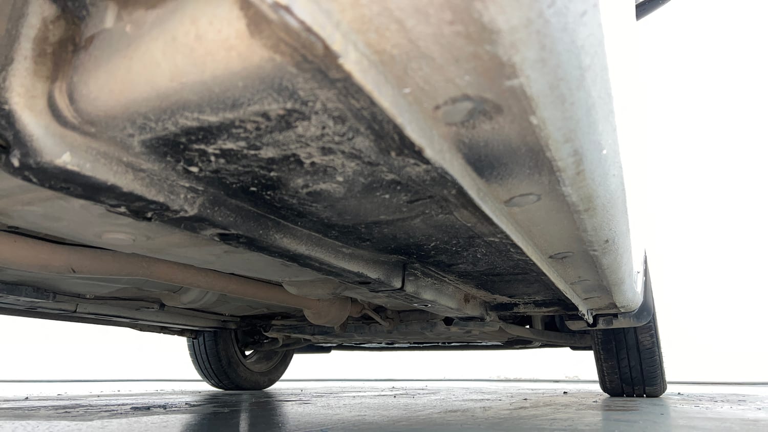 Used 2022 Hyundai Grand i10 Nios Asta 1.2 Kappa VTVT Petrol Manual extra REAR RIGHT UNDERBODY VIEW
