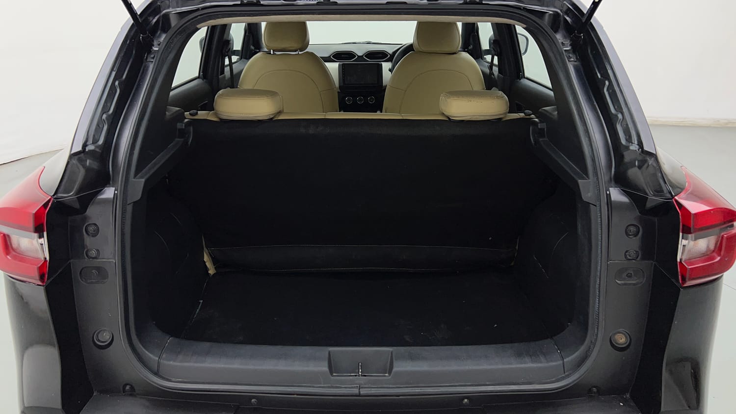 Used 2024 Nissan Magnite XE Petrol Manual interior DICKY INSIDE VIEW