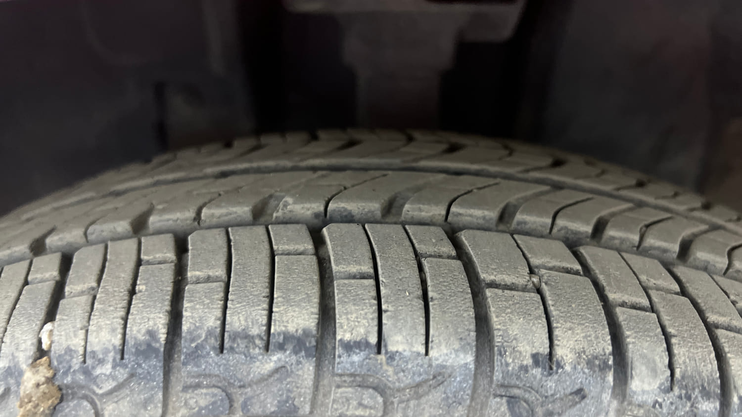 Used 2017 Datsun Redi-GO T (O) Petrol Manual tyres LEFT FRONT TYRE TREAD VIEW