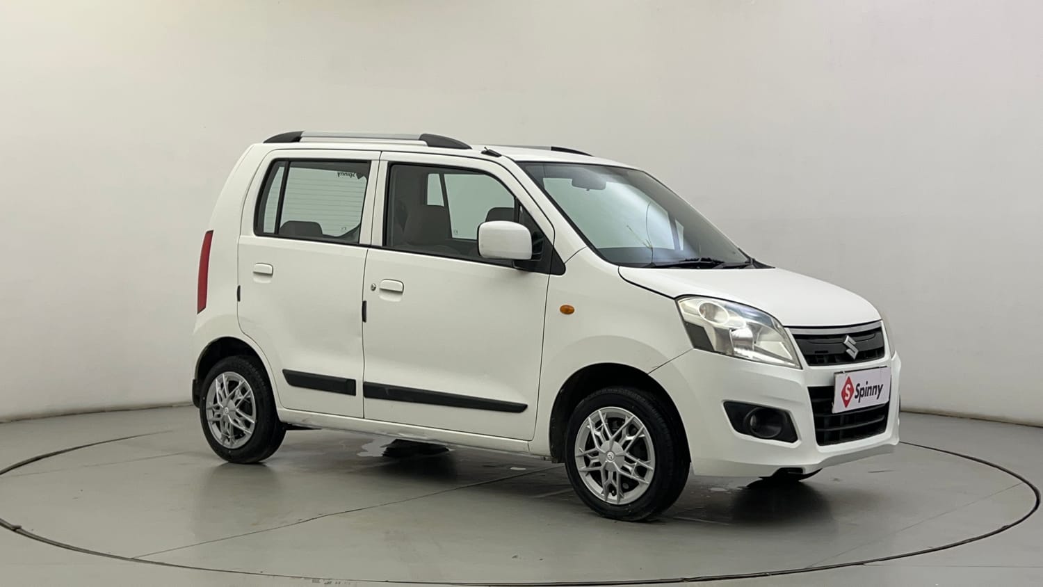 Used 2015 Maruti Suzuki Wagon R VXI Petrol Manual exterior RIGHT FRONT CORNER VIEW