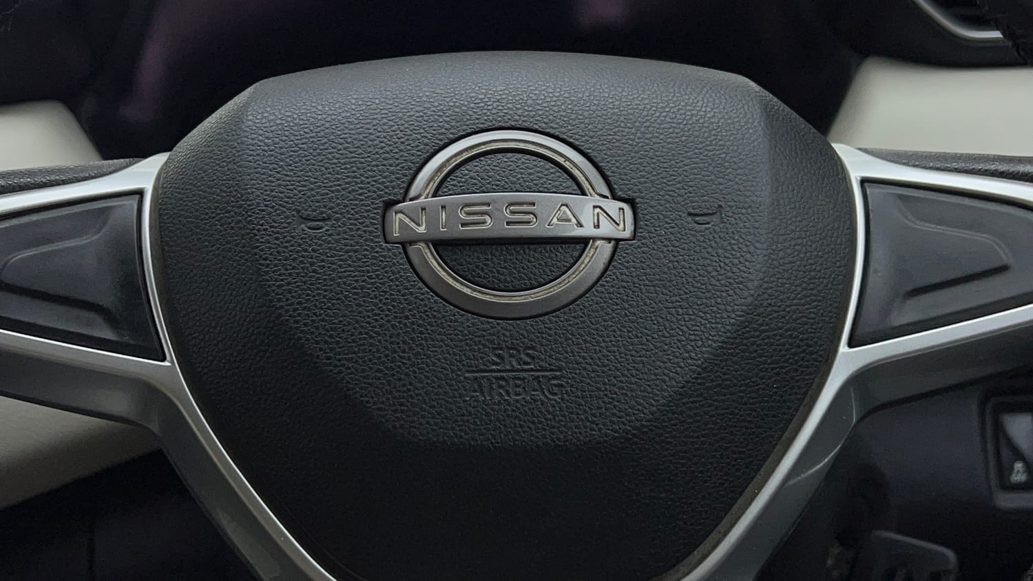 Used 2024 Nissan Magnite XE Petrol Manual top_features Airbags