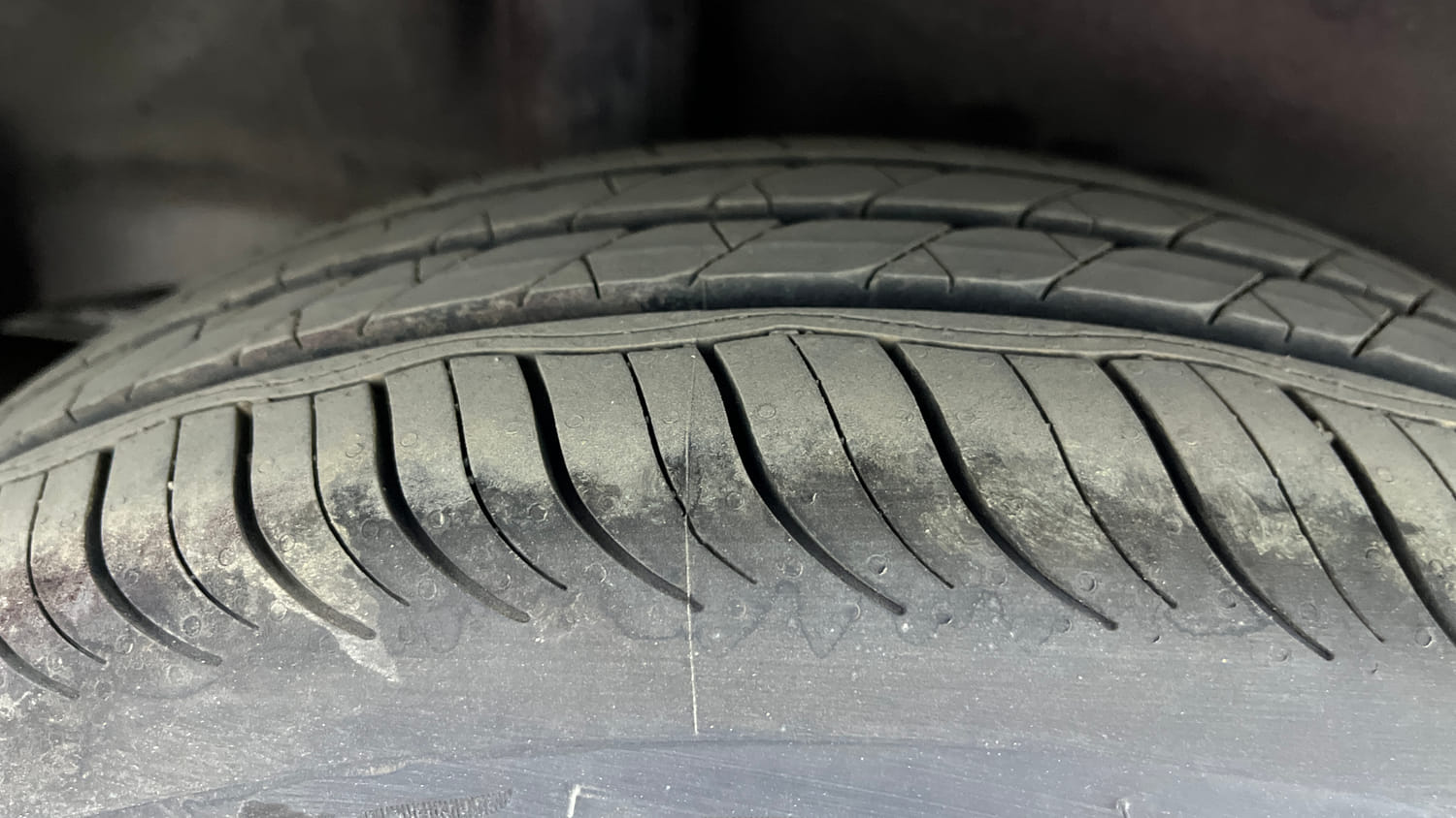 Used 2015 Honda City VX CVT Petrol Automatic tyres RIGHT REAR TYRE TREAD VIEW