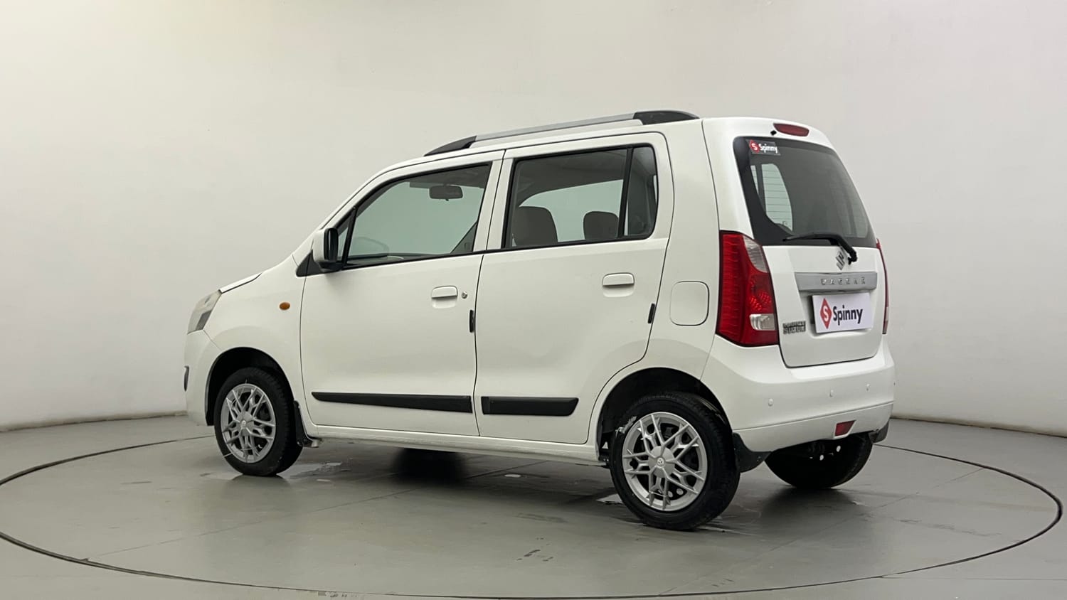 Used 2015 Maruti Suzuki Wagon R VXI Petrol Manual exterior LEFT REAR CORNER VIEW