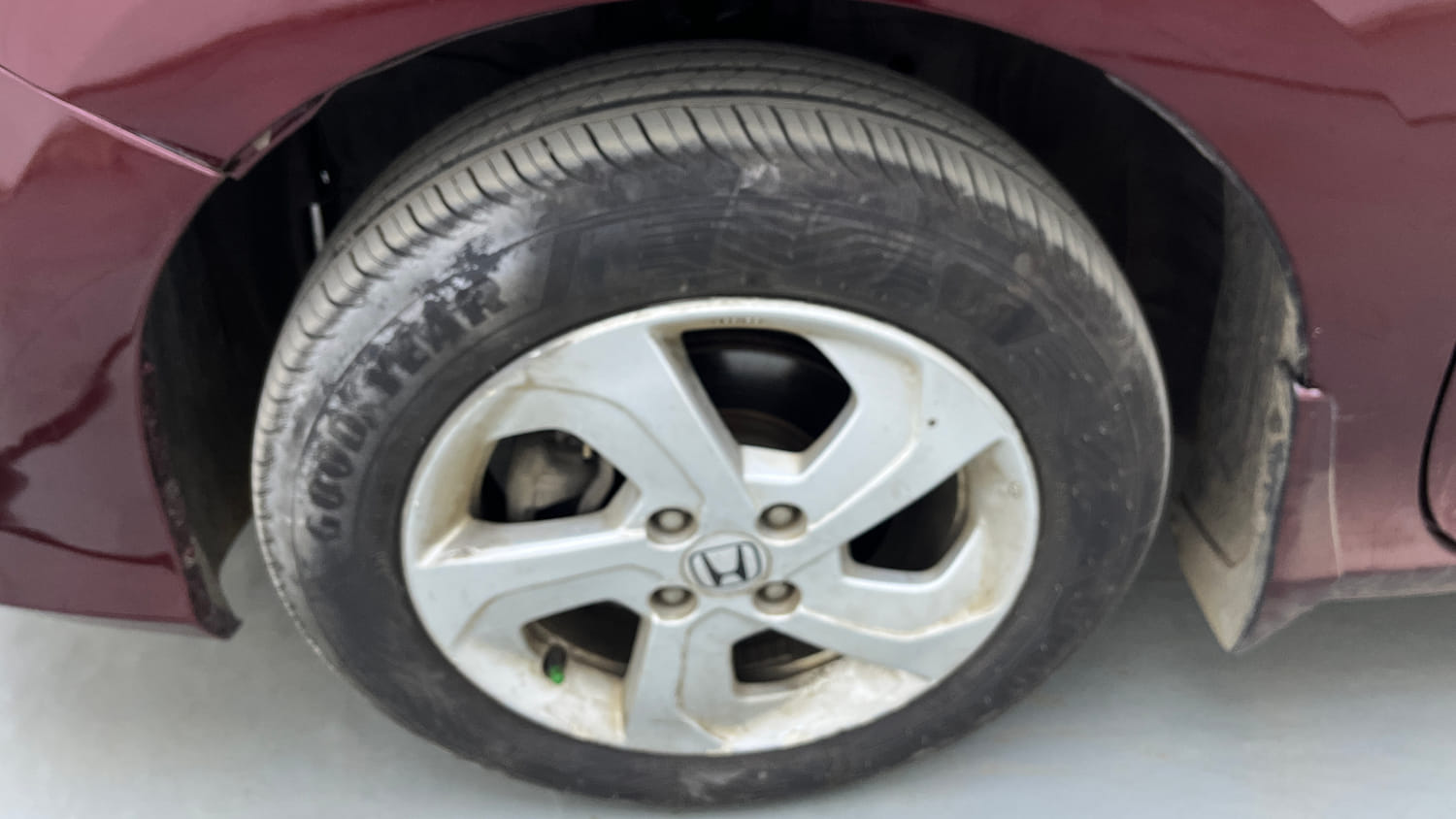 Used 2015 Honda City VX CVT Petrol Automatic tyres LEFT FRONT TYRE RIM VIEW