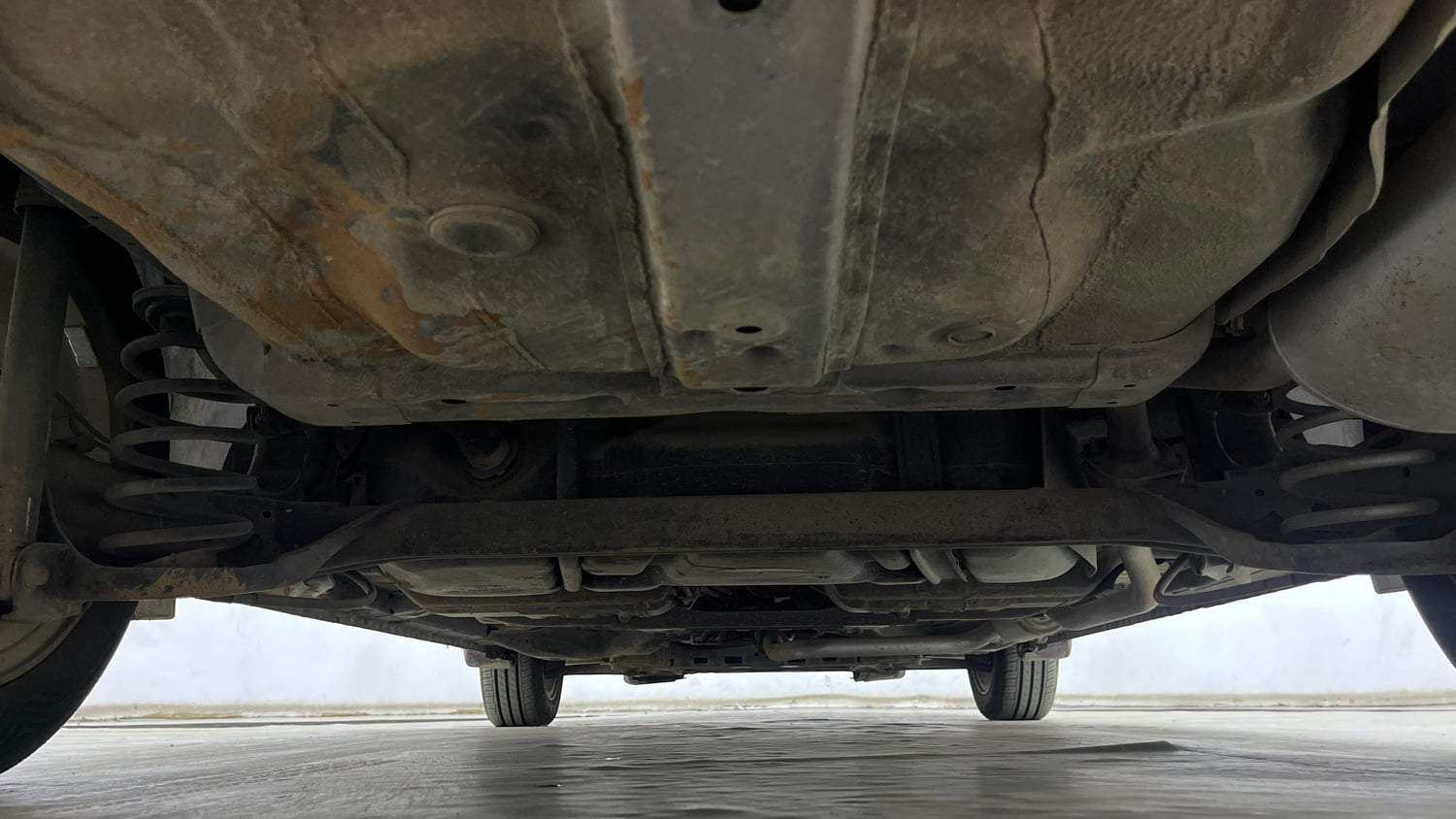 Used 2015 Honda City VX CVT Petrol Automatic extra REAR UNDERBODY VIEW (TAKEN FROM REAR)