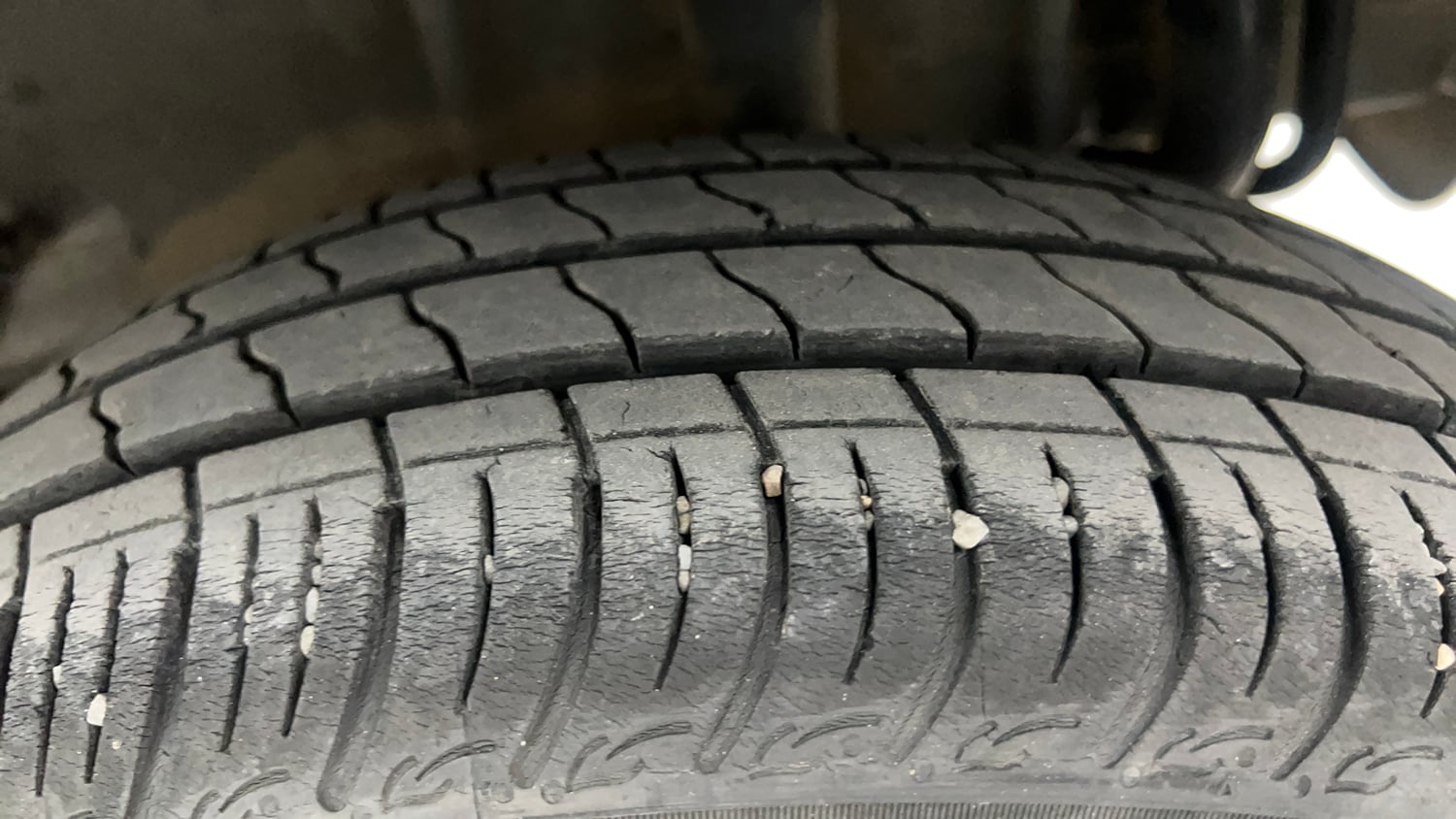 Used 2024 Tata Tiago XZA Plus iCNG Cng Automatic tyres LEFT REAR TYRE TREAD VIEW