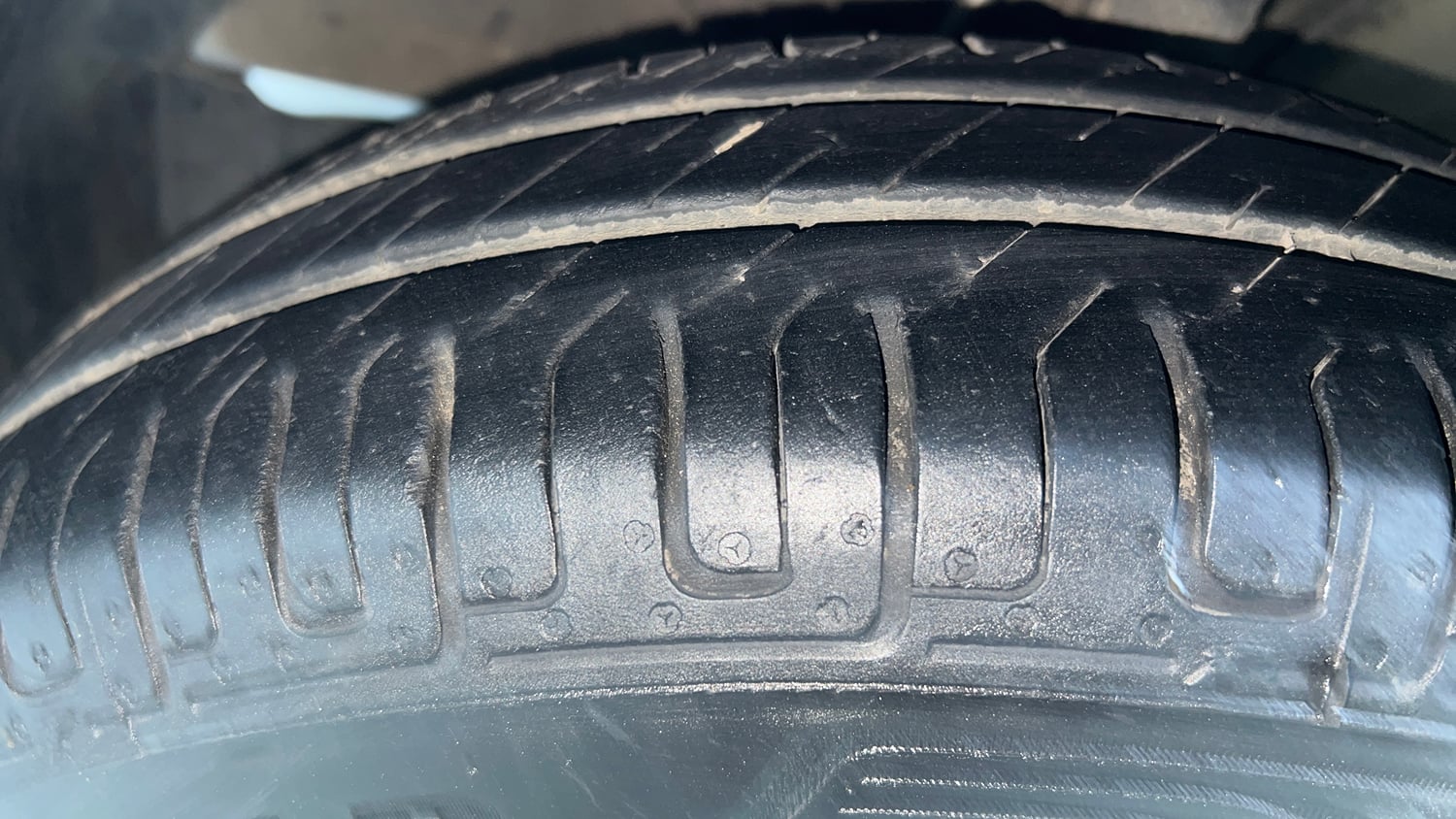 Used 2018 Maruti Suzuki Dzire VXi AMT Petrol Automatic tyres LEFT FRONT TYRE TREAD VIEW