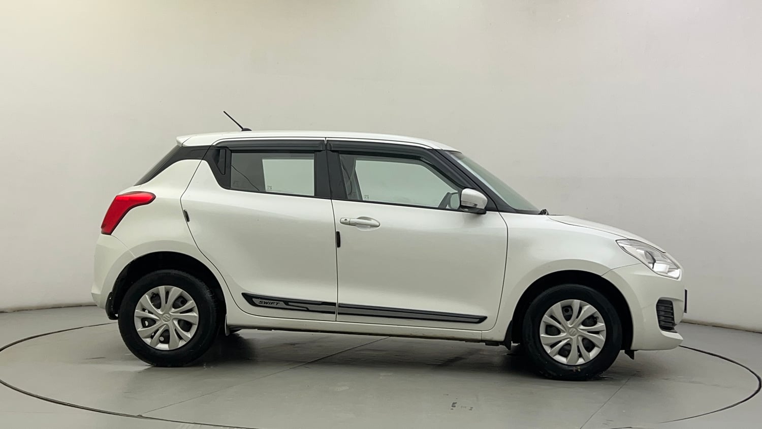 Used 2019 Maruti Suzuki Swift VXi Petrol Manual exterior RIGHT SIDE VIEW
