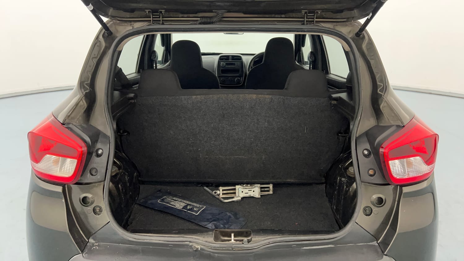 Used 2018 Renault Kwid RXL Petrol Manual interior DICKY INSIDE VIEW