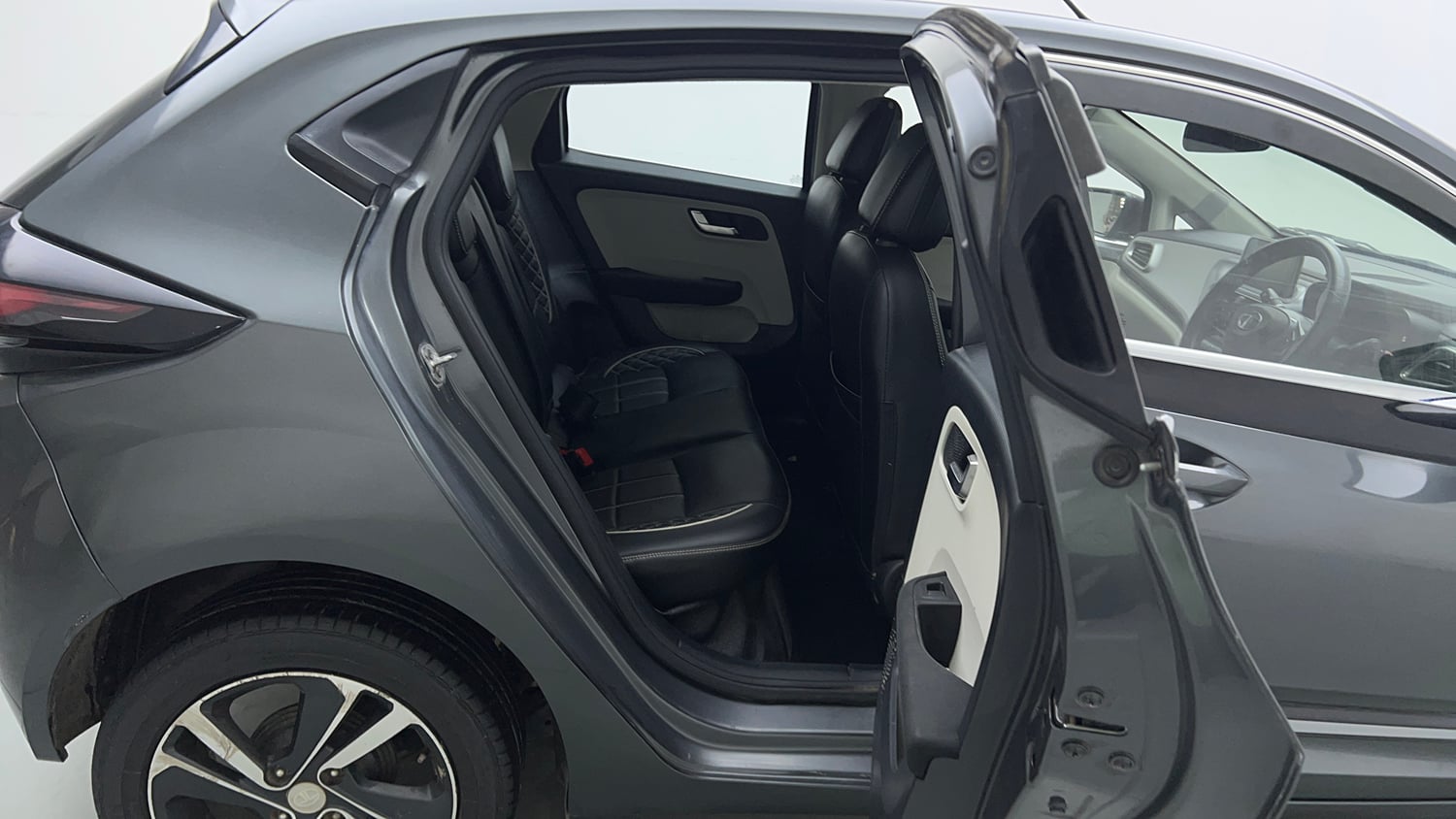 Used 2022 Tata Altroz XZ i-Turbo Petrol Petrol Manual interior RIGHT SIDE REAR DOOR CABIN VIEW