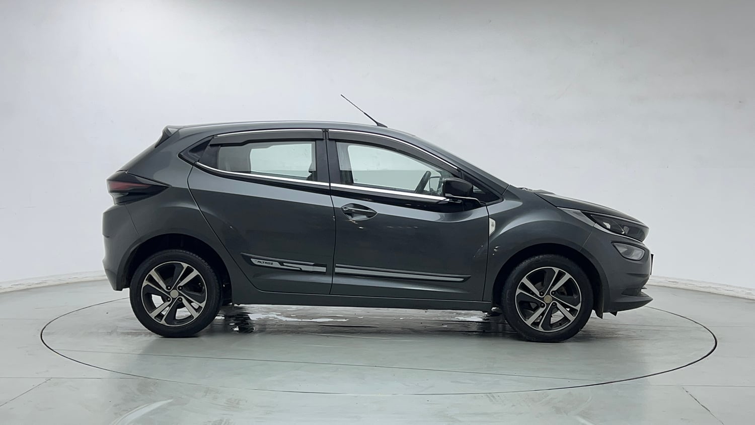 Used 2022 Tata Altroz XZ i-Turbo Petrol Petrol Manual exterior RIGHT SIDE VIEW