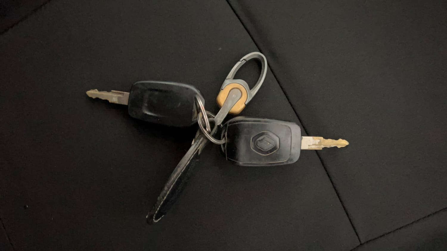 Used 2018 Renault Kwid RXL Petrol Manual extra CAR KEY VIEW