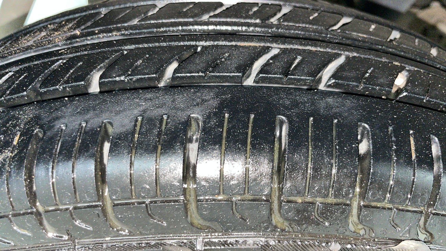 Used 2012 Maruti Suzuki Alto LXi BS-IV Petrol Manual tyres RIGHT REAR TYRE TREAD VIEW