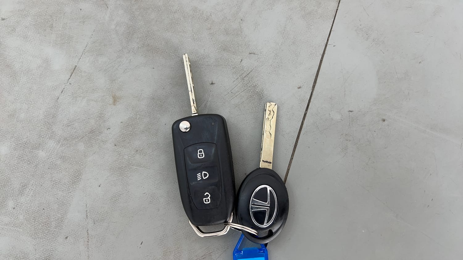 Used 2024 Tata Tiago XZA Plus iCNG Cng Automatic extra CAR KEY VIEW