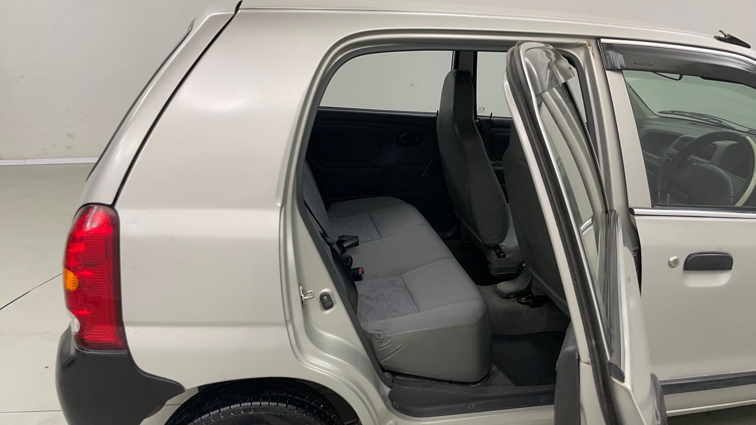 Used 2012 Maruti Suzuki Alto LXi BS-IV Petrol Manual interior RIGHT SIDE REAR DOOR CABIN VIEW