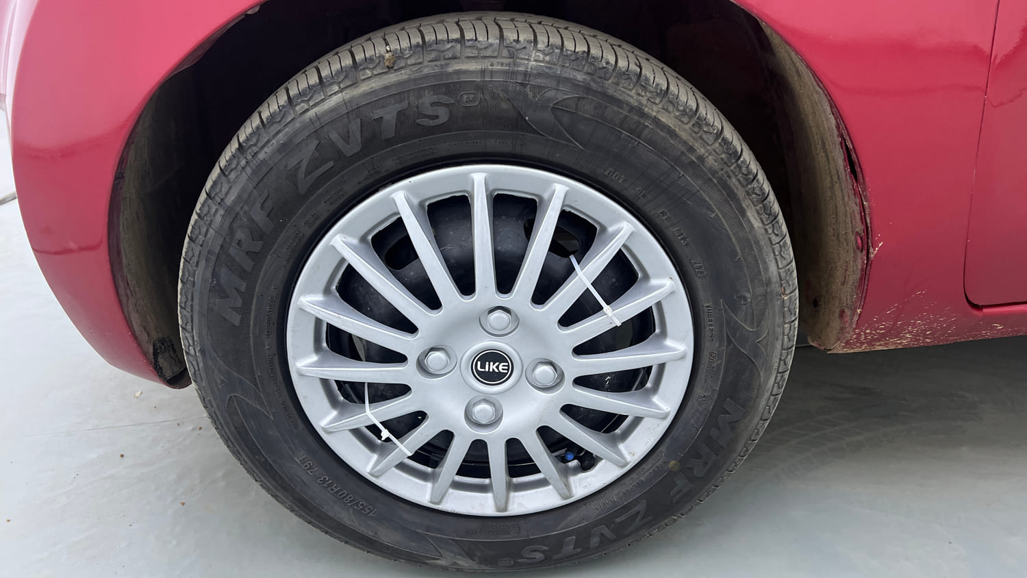 Used 2017 Datsun Redi-GO T (O) Petrol Manual tyres LEFT FRONT TYRE RIM VIEW