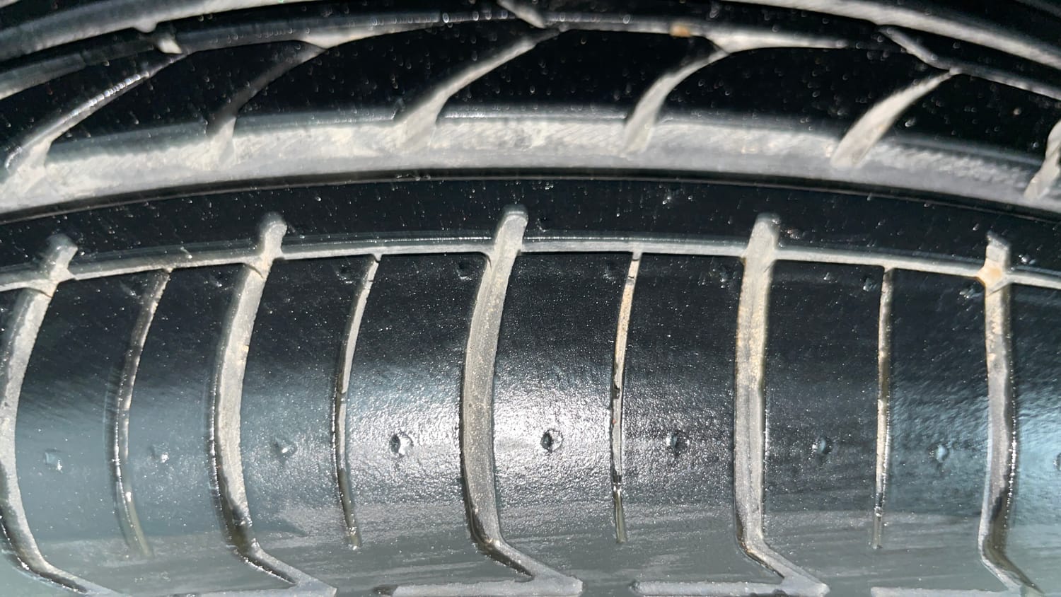 Used 2021 Hyundai Verna SX (O)1.5 MPi Petrol Manual tyres LEFT FRONT TYRE TREAD VIEW