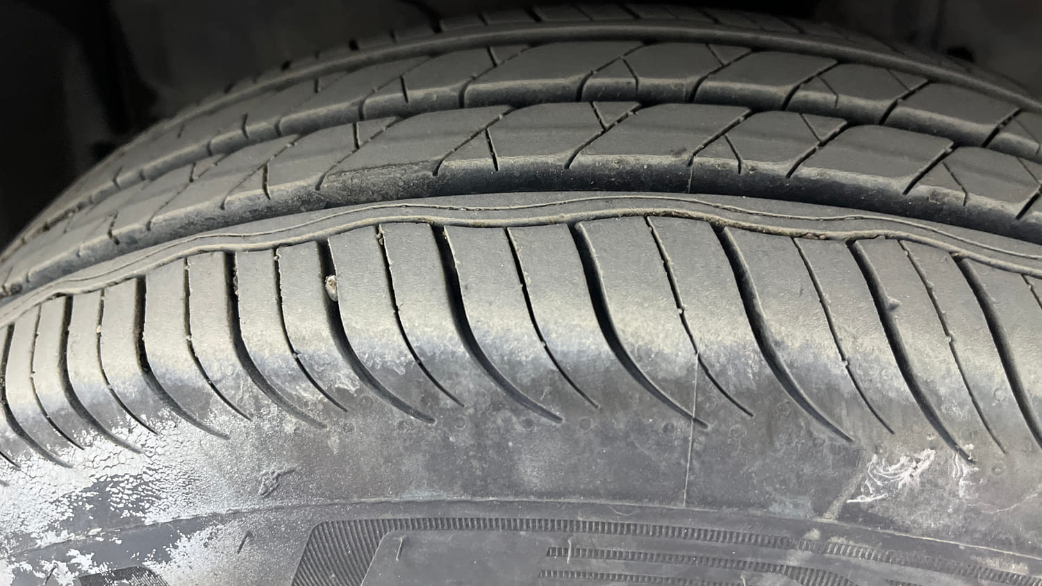 Used 2015 Honda City VX CVT Petrol Automatic tyres LEFT FRONT TYRE TREAD VIEW