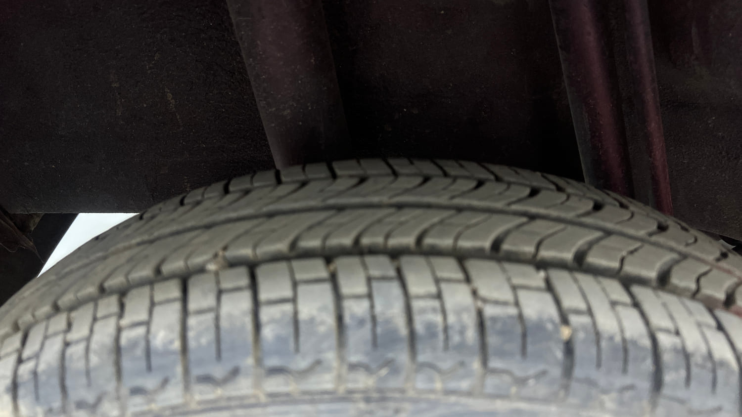 Used 2017 Datsun Redi-GO T (O) Petrol Manual tyres RIGHT REAR TYRE TREAD VIEW