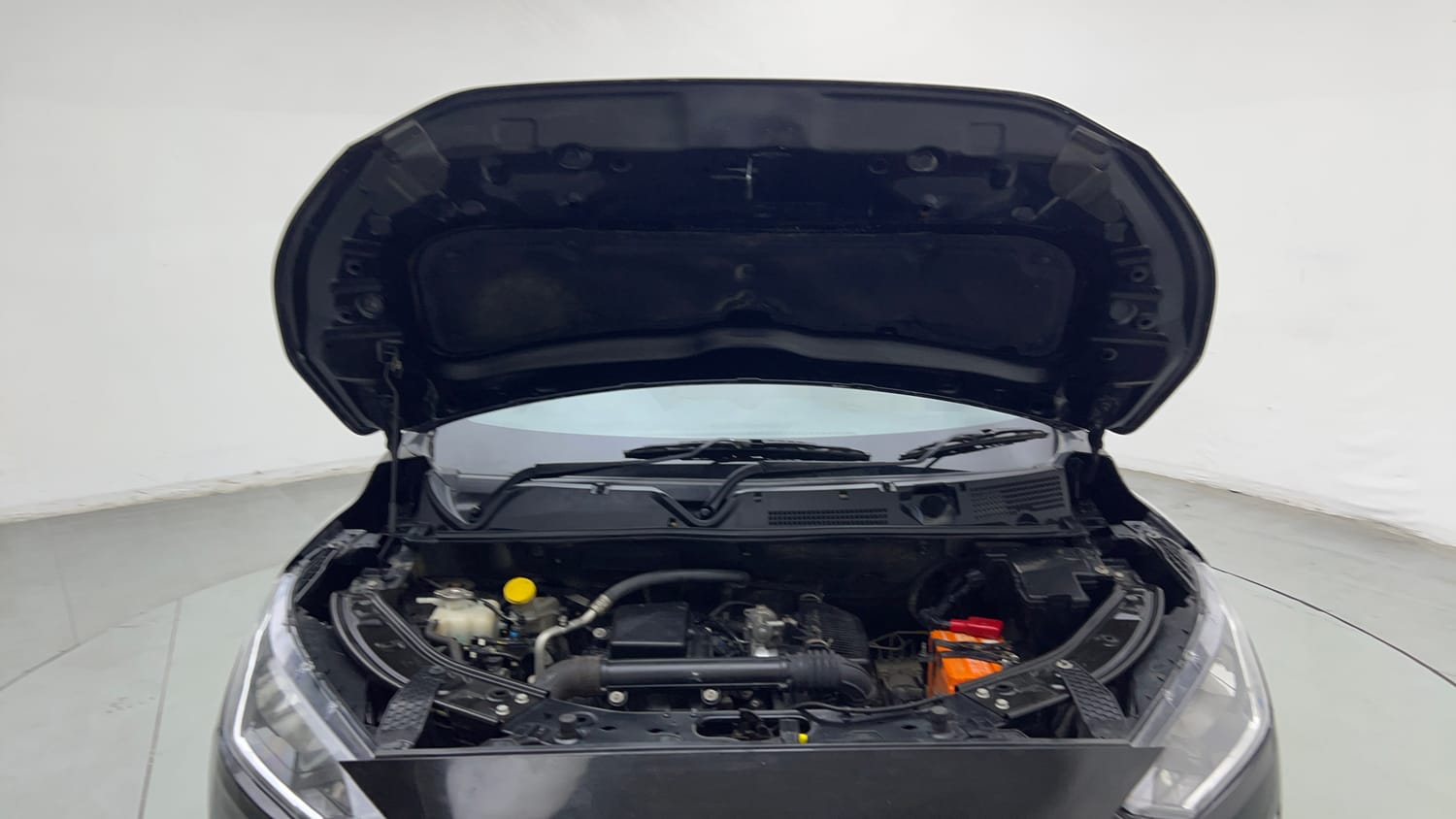 Used 2024 Nissan Magnite XE Petrol Manual engine ENGINE & BONNET OPEN FRONT VIEW