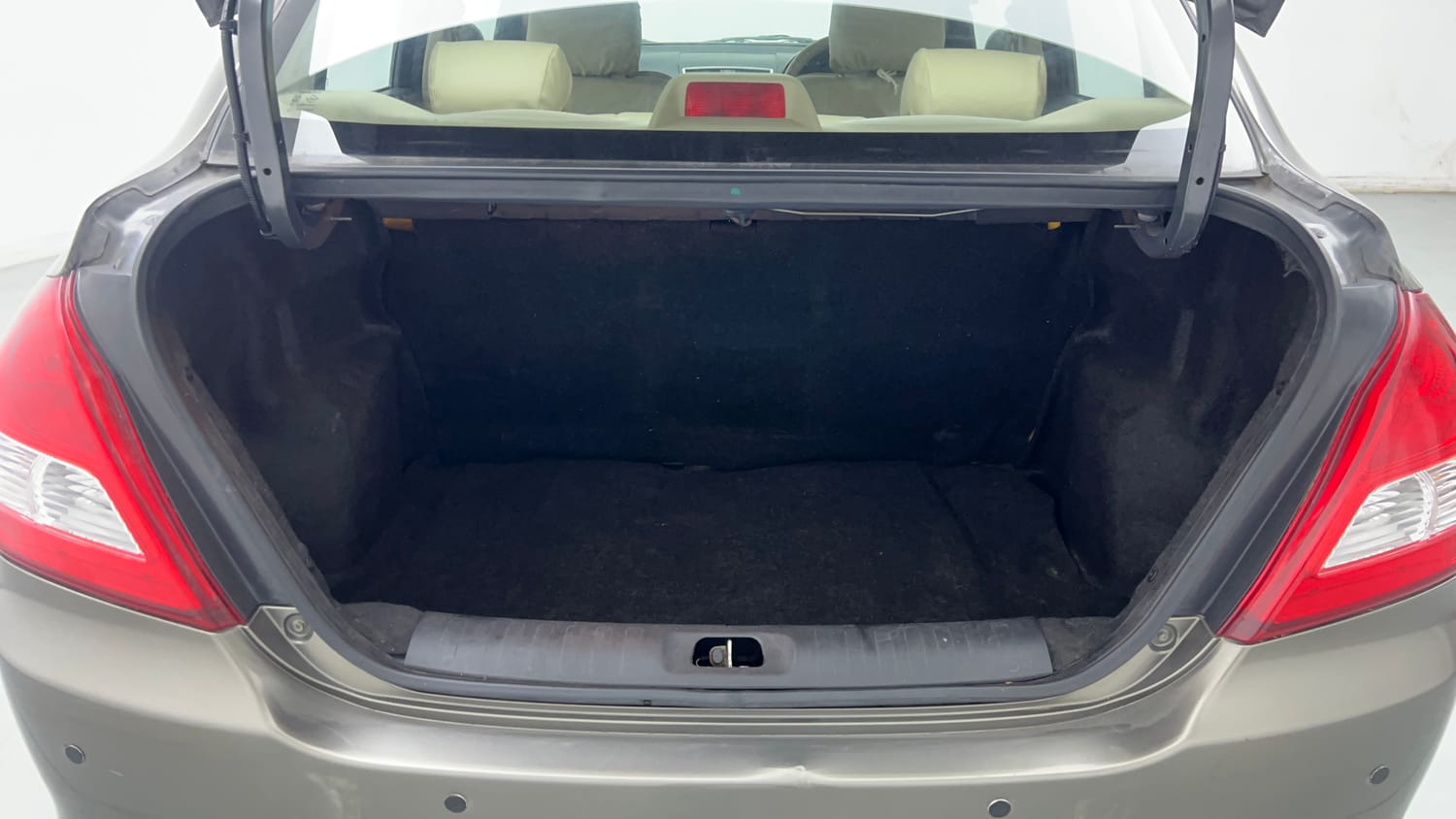 2016 Maruti Suzuki Swift Dzire VXI-25