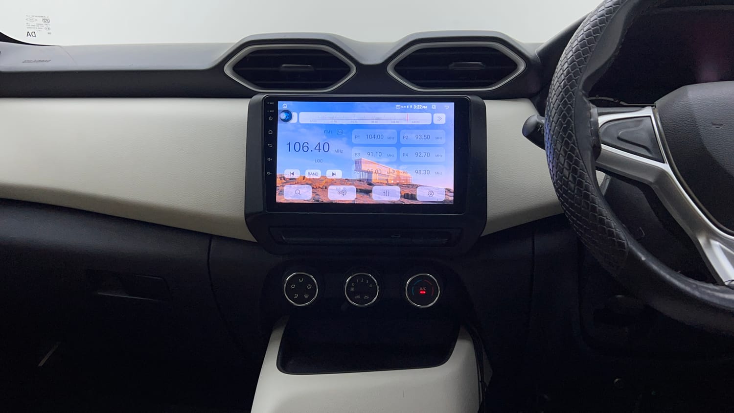 Used 2024 Nissan Magnite XE Petrol Manual interior MUSIC SYSTEM & AC CONTROL VIEW