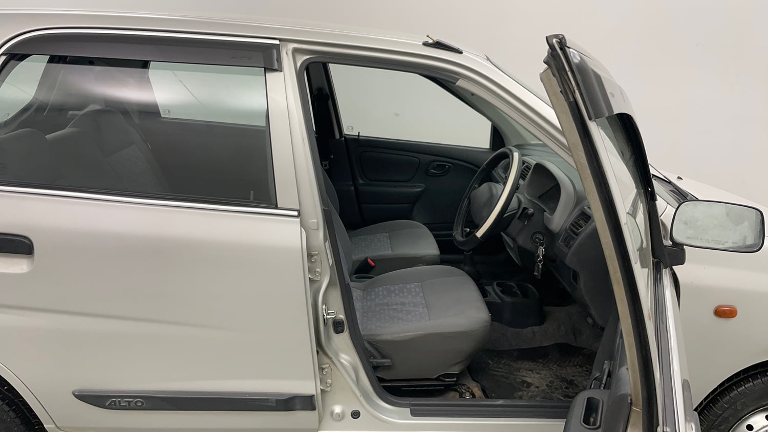 Used 2012 Maruti Suzuki Alto LXi BS-IV Petrol Manual interior RIGHT SIDE FRONT DOOR CABIN VIEW