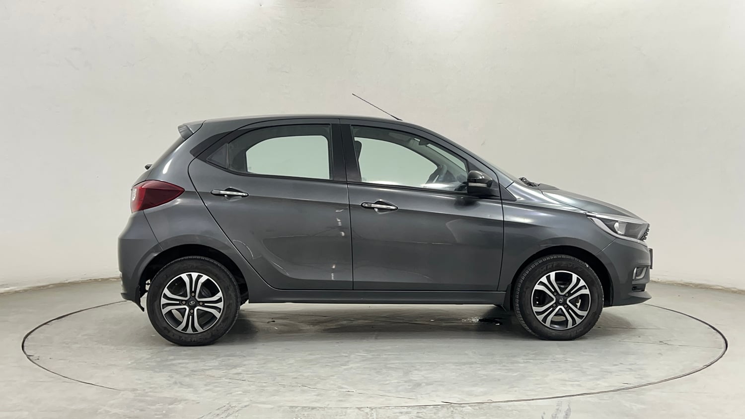 Used 2024 Tata Tiago XZA Plus iCNG Cng Automatic exterior RIGHT SIDE VIEW
