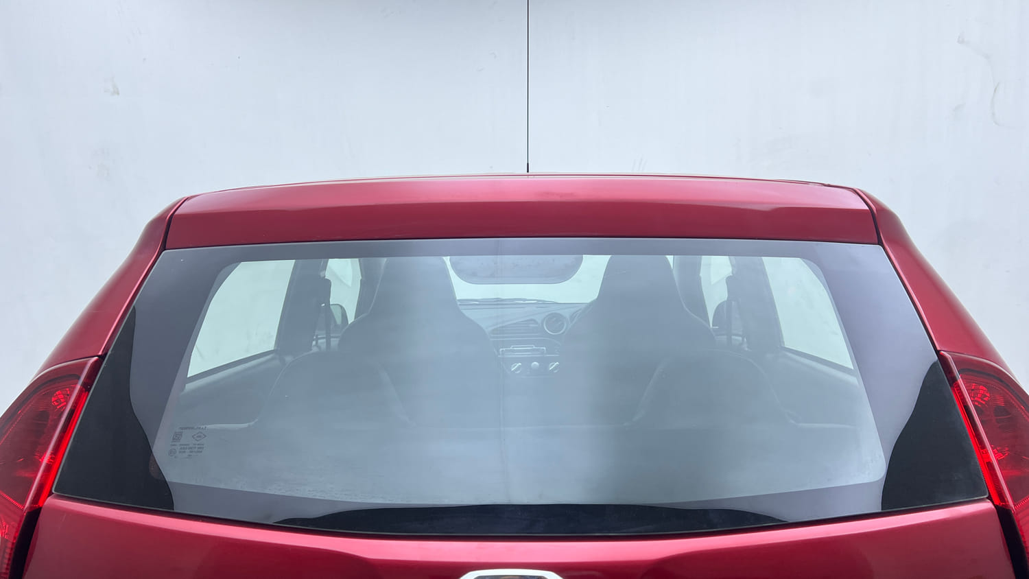 Used 2017 Datsun Redi-GO T (O) Petrol Manual exterior BACK WINDSHIELD VIEW