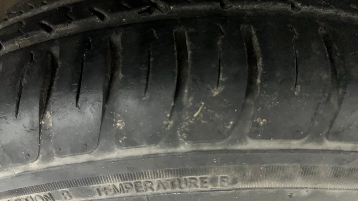 Used 2019 Maruti Suzuki Swift VXi Petrol Manual tyres RIGHT FRONT TYRE TREAD VIEW