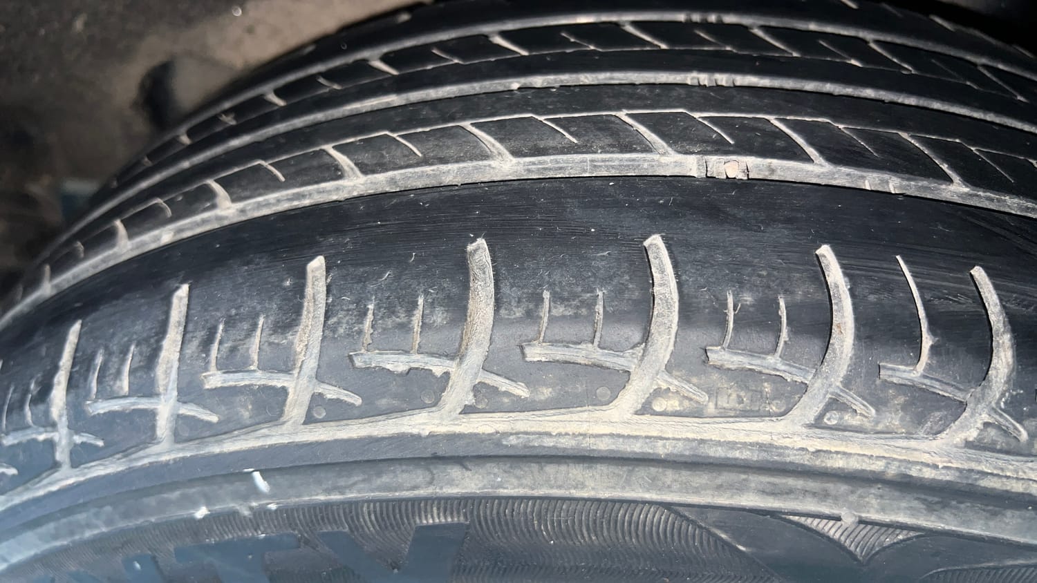 Used 2018 Maruti Suzuki Baleno Delta 1.2 Petrol Manual tyres LEFT REAR TYRE TREAD VIEW