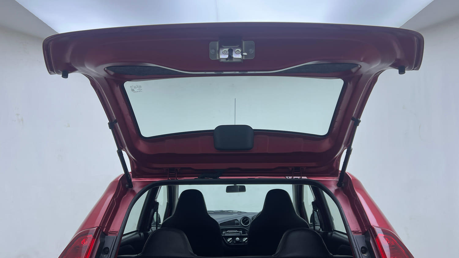 Used 2017 Datsun Redi-GO T (O) Petrol Manual interior DICKY DOOR OPEN VIEW
