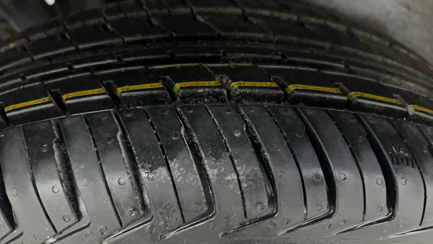 Used 2015 Maruti Suzuki Wagon R VXI Petrol Manual tyres RIGHT REAR TYRE TREAD VIEW