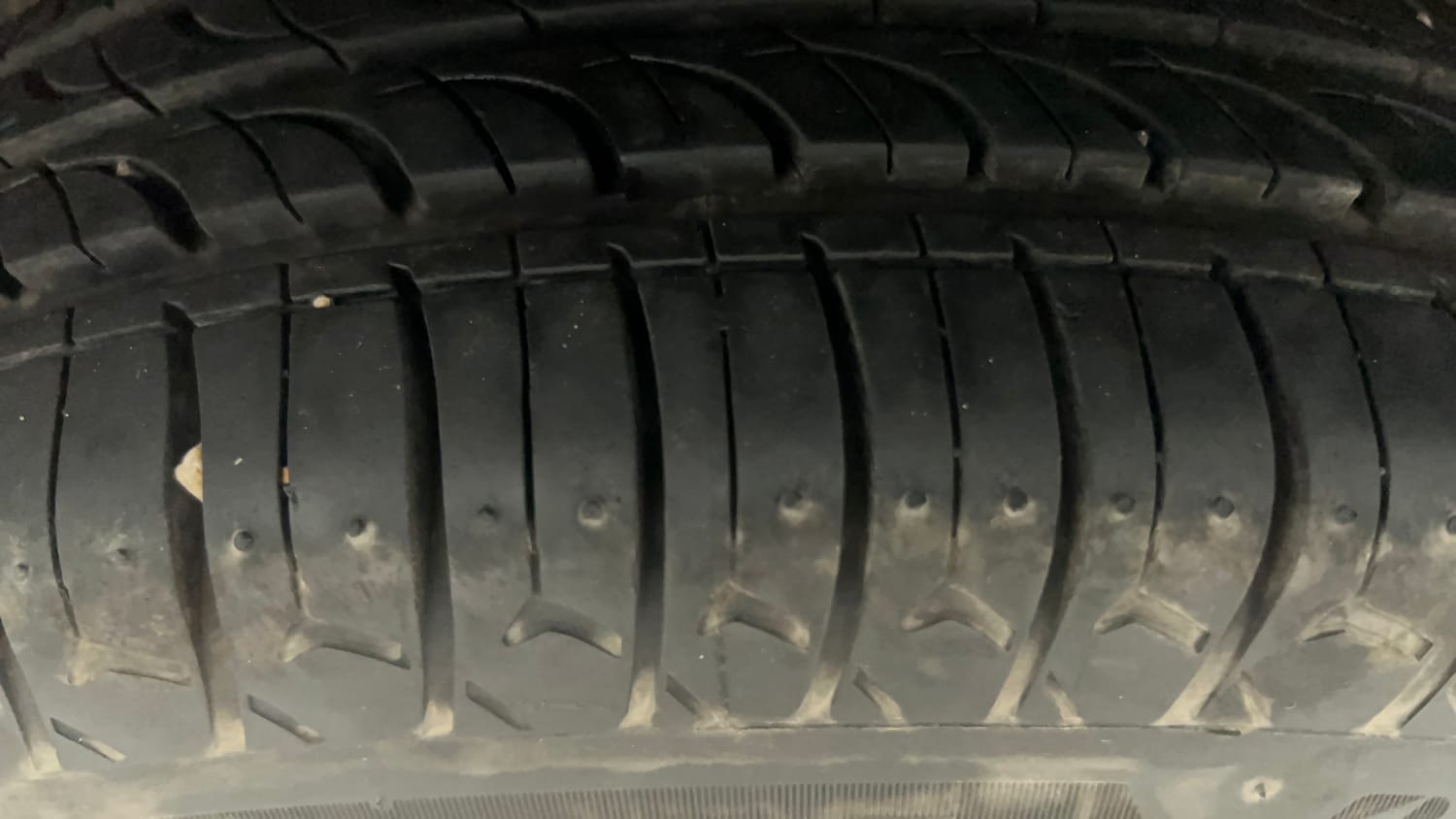 Used 2020 Maruti Suzuki Wagon R VXi 1.2 AMT Petrol Automatic tyres LEFT FRONT TYRE TREAD VIEW