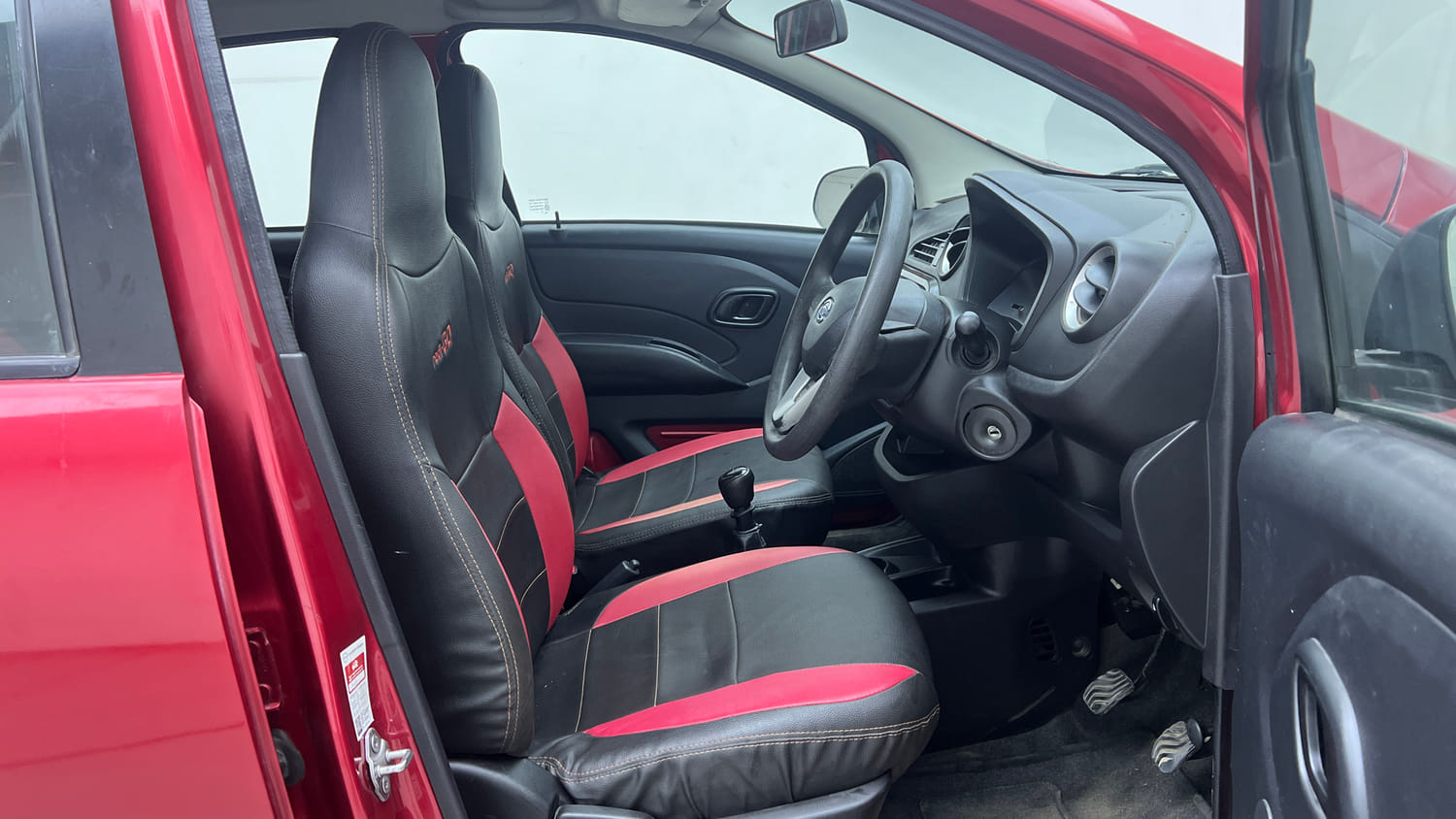 Used 2017 Datsun Redi-GO T (O) Petrol Manual interior RIGHT SIDE FRONT DOOR CABIN VIEW