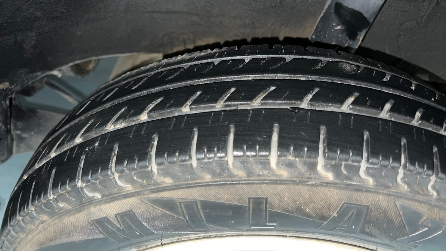 Used 2018 Renault Kwid RXL Petrol Manual tyres LEFT REAR TYRE TREAD VIEW