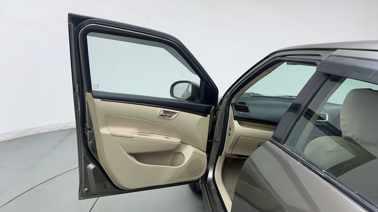 2016 Maruti Suzuki Swift Dzire VXI-21