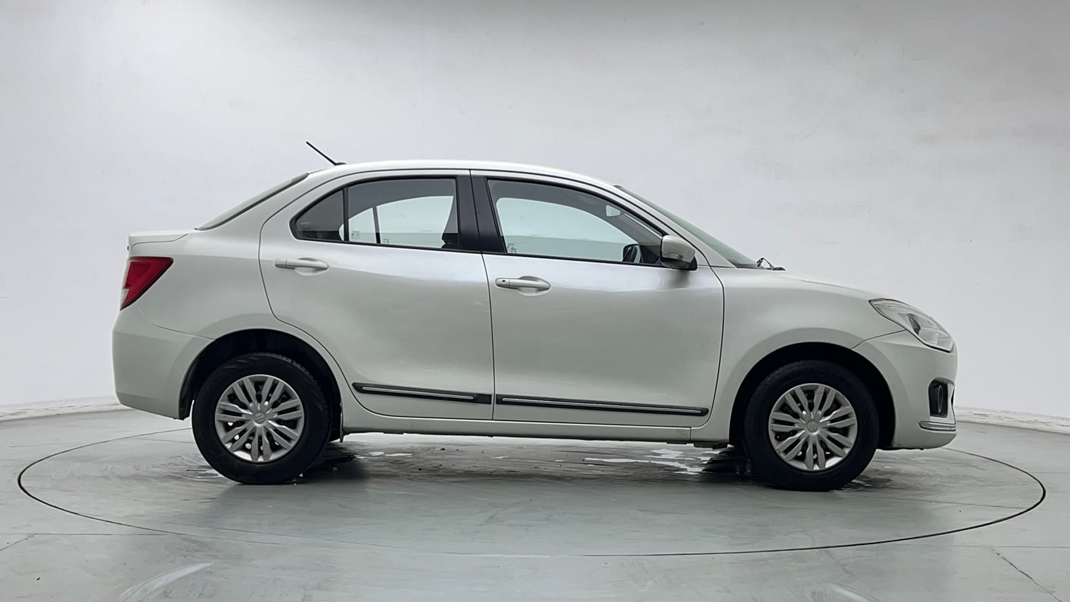 Used 2018 Maruti Suzuki Dzire VXi AMT Petrol Automatic exterior RIGHT SIDE VIEW