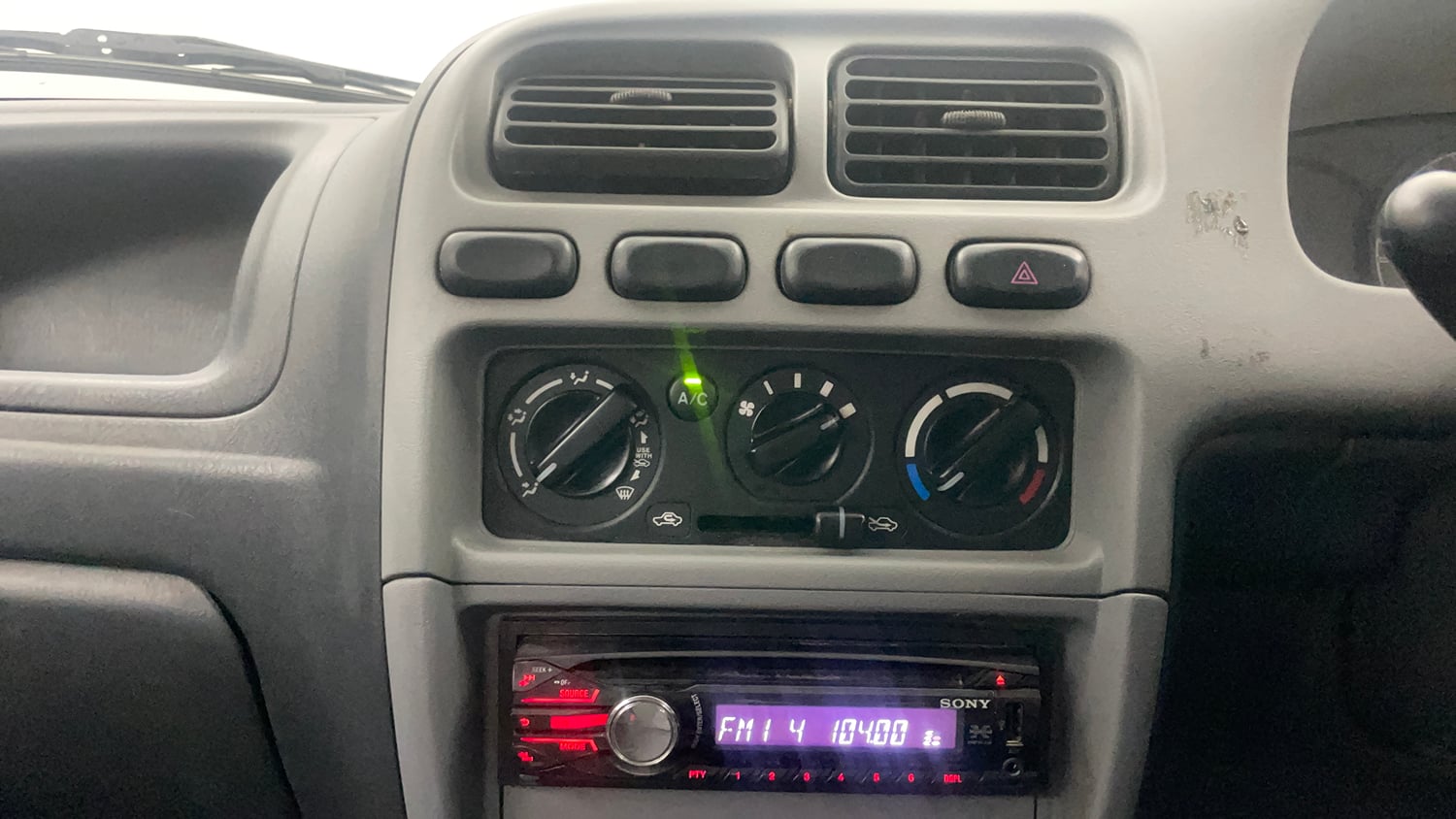 Used 2012 Maruti Suzuki Alto LXi BS-IV Petrol Manual interior MUSIC SYSTEM & AC CONTROL VIEW