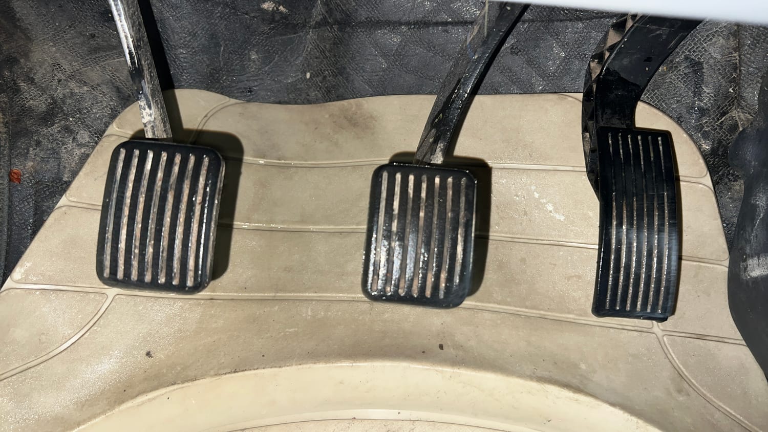 Used 2022 Hyundai Grand i10 Nios Asta 1.2 Kappa VTVT Petrol Manual interior PEDALS VIEW