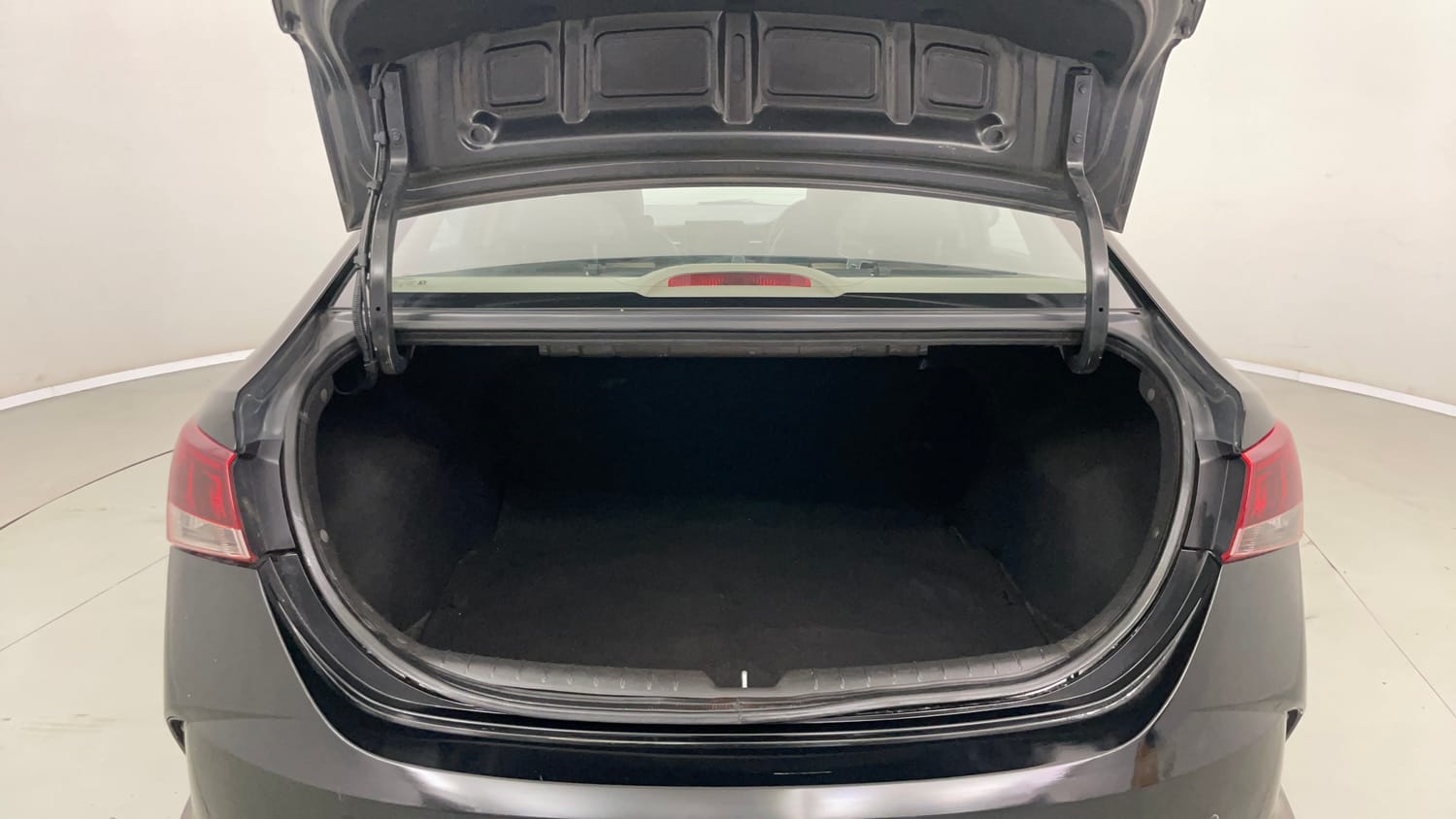 Used 2021 Hyundai Verna SX (O)1.5 MPi Petrol Manual interior DICKY INSIDE VIEW
