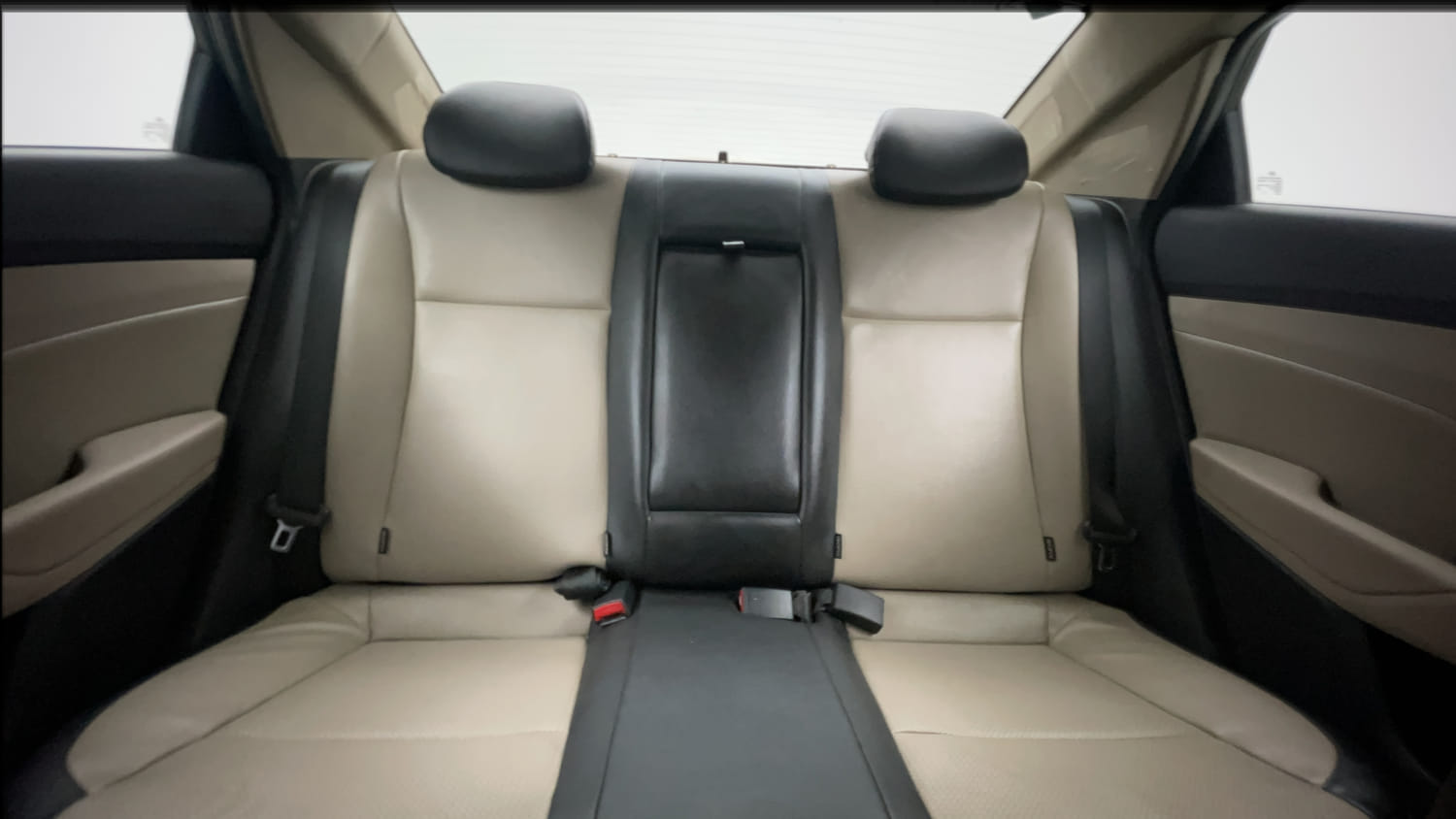 Used 2021 Hyundai Verna SX (O)1.5 MPi Petrol Manual interior REAR SEAT CONDITION VIEW