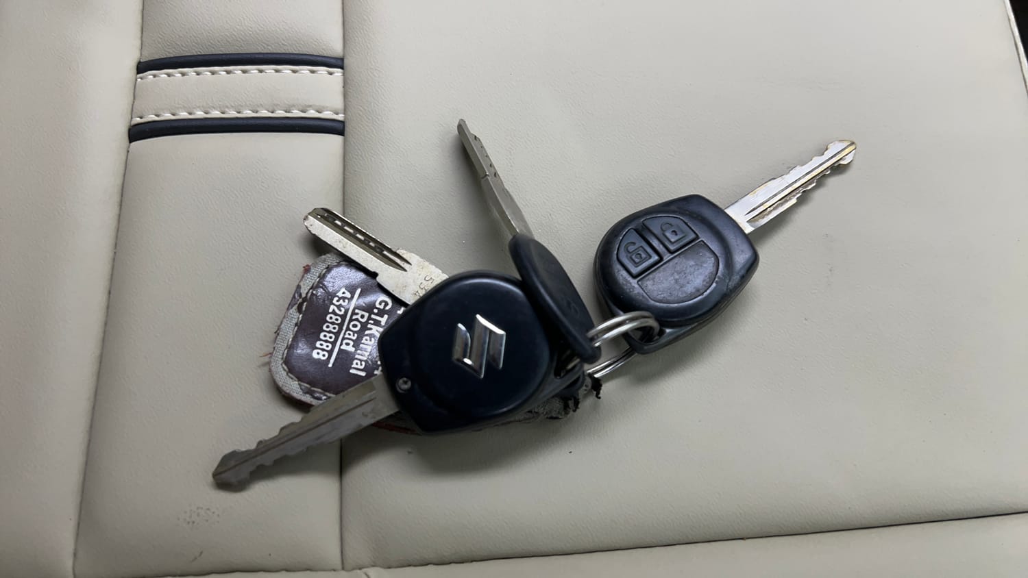 2016 Maruti Suzuki Swift Dzire VXI-44