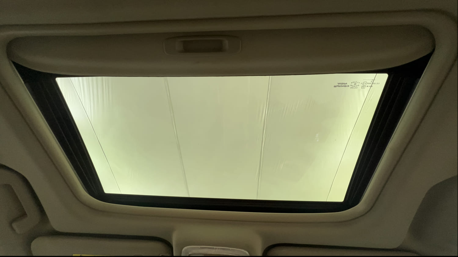 Used 2019 Mahindra XUV500 W11 (O) AT Diesel Automatic top_features Sunroof