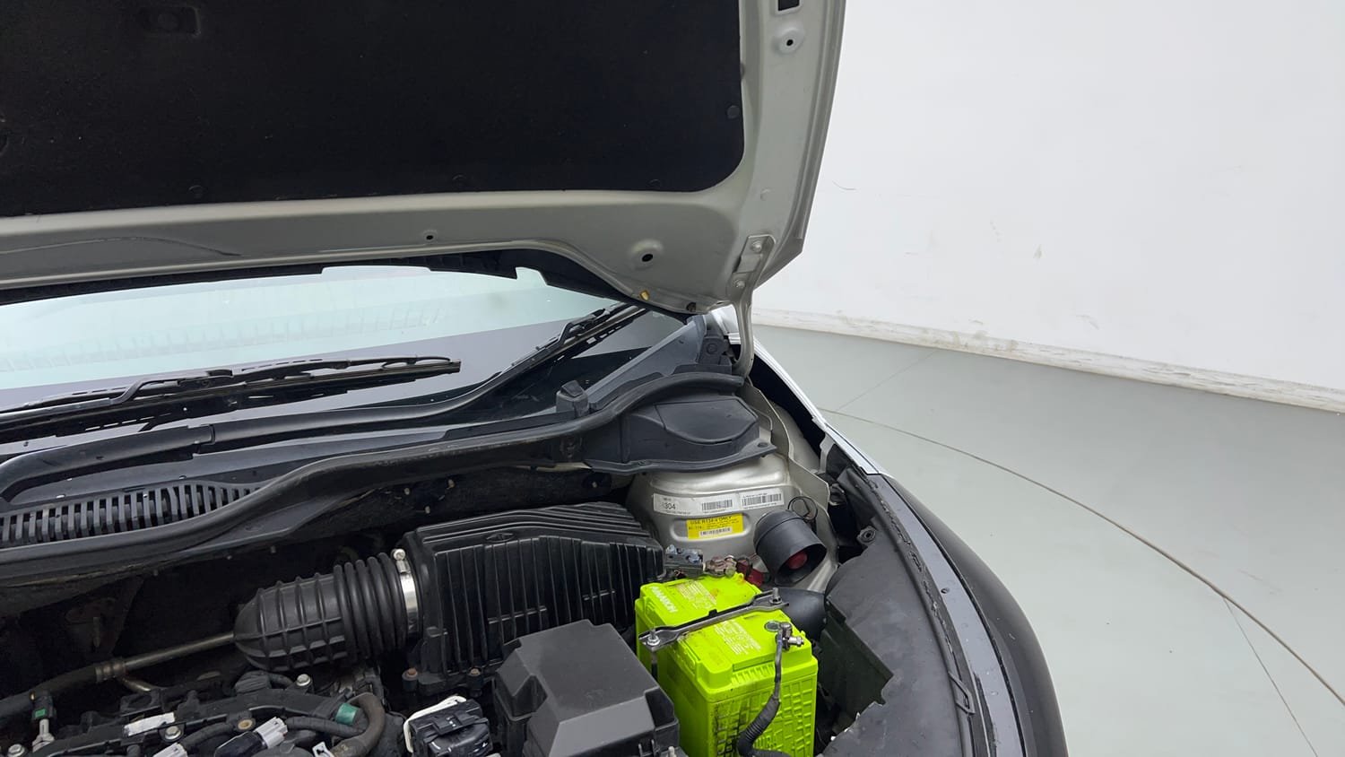 Used 2020 Tata Altroz XM Petrol Petrol Manual engine ENGINE LEFT SIDE HINGE & APRON VIEW