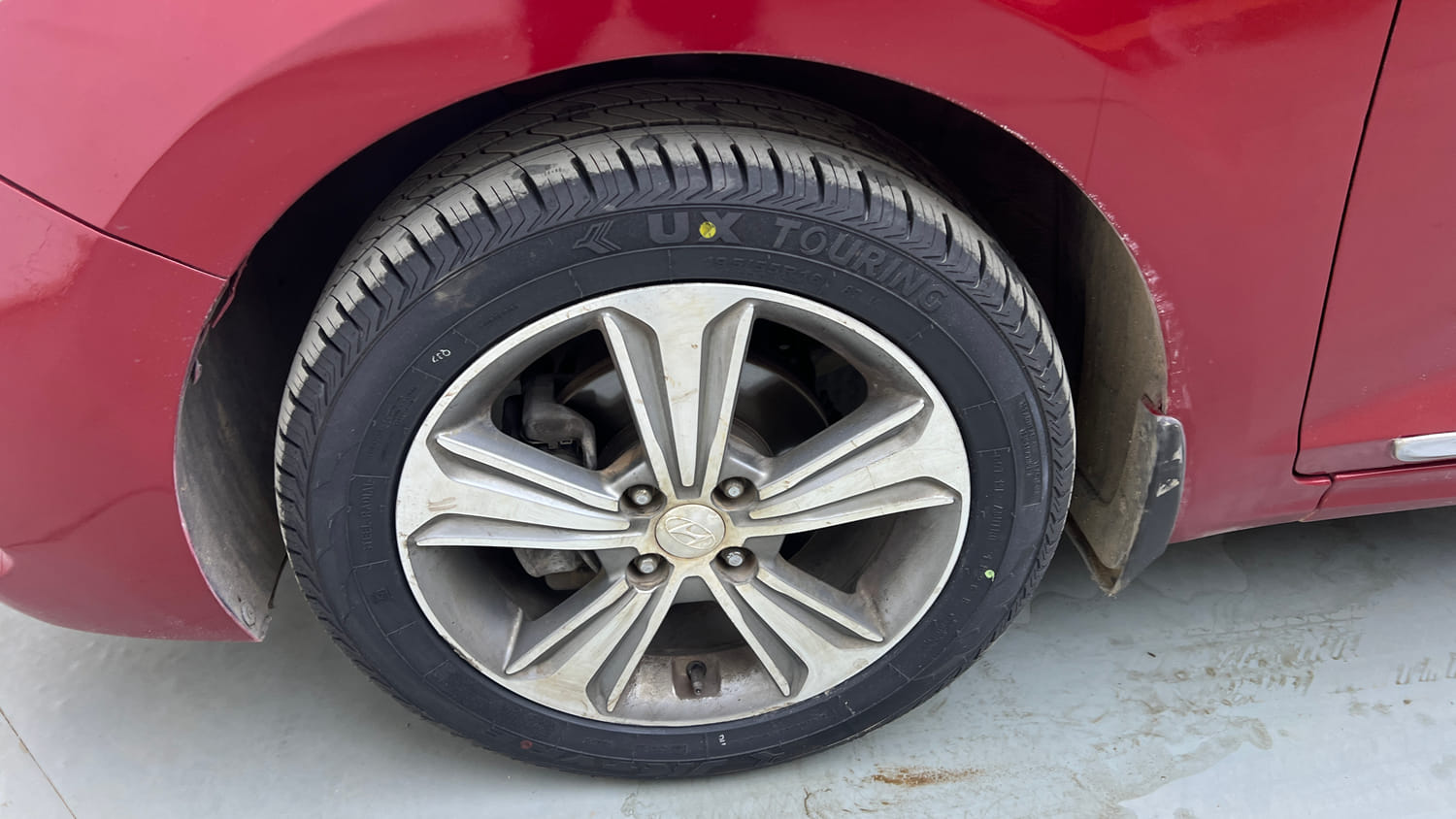Used 2019 Hyundai Verna SX (O)1.6 VTVT Petrol Manual tyres LEFT FRONT TYRE RIM VIEW
