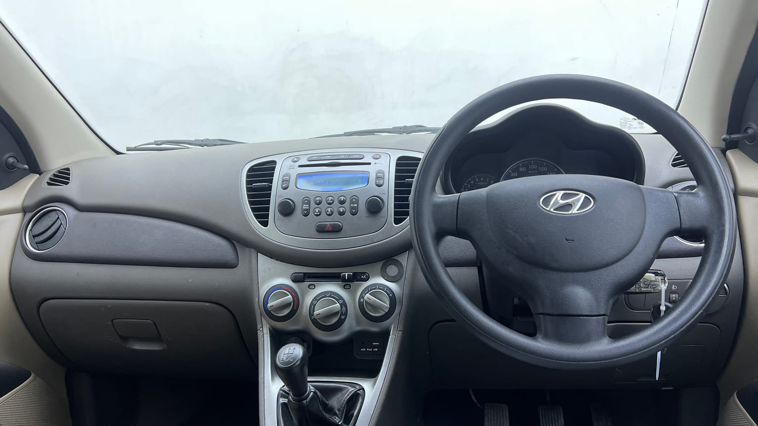 Used 2017 Hyundai i10 Sportz 1.1 iRDE2 Petrol Manual interior DASHBOARD VIEW